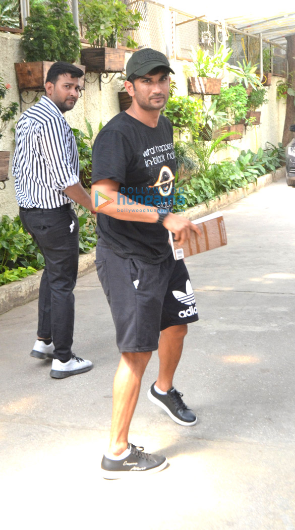 Photos: Sushant Singh Rajput snapped in Mumbai Photos: Sushant Singh Rajput snapped in Mumbai