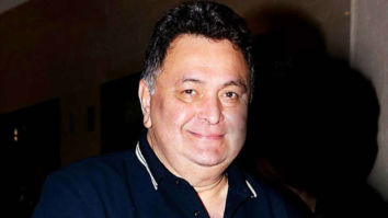 Rishi Kapoor introduces us to the new ICC Cricket World Cup trophy and Twitter is applauding him for it!