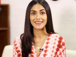 HEARTFELT : “The BEST compliment that I received from HRITHIK is…”: Mrunal Thakur | Super 30 HEARTFELT : “The BEST compliment that I received from HRITHIK is…”: Mrunal Thakur | Super 30