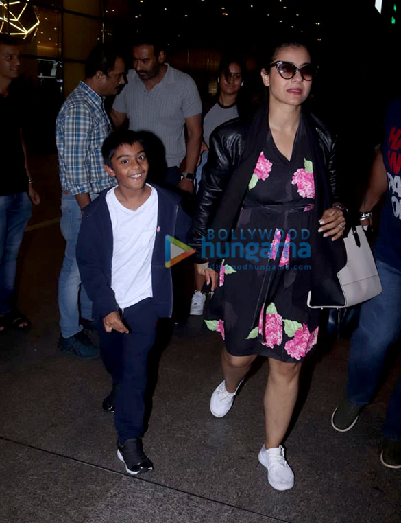 Photos: Ajay Devgn, Kajol, Aamir Khan and others snapped at the airport Photos: Ajay Devgn, Kajol, Aamir Khan and others snapped at the airport
