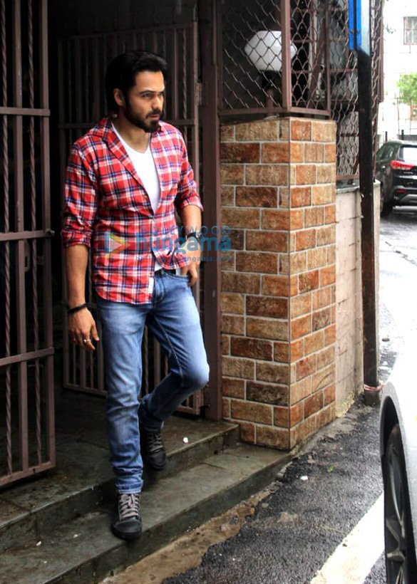 Photos: Emraan Hashmi spotted at Shankar Mahadevan’s dubbing studio Photos: Emraan Hashmi spotted at Shankar Mahadevan’s dubbing studio