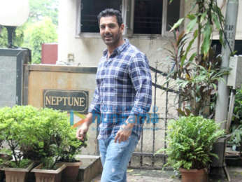 Photos: John Abraham spotted at Tip & Toe in Juhu