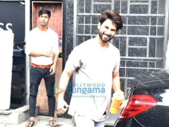 Photos: Shahid Kapoor snapped at the gym in Juhu