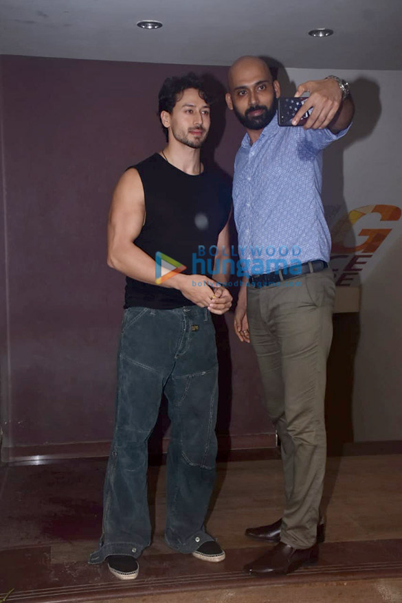 Photos: Tiger Shroff spotted at the Kwan office in Andheri Photos: Tiger Shroff spotted at the Kwan office in Andheri