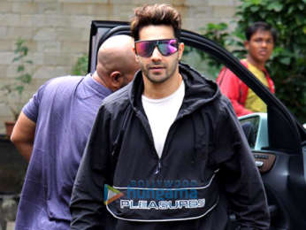 Photos: Varun Dhawan snapped at dance class in Andheri