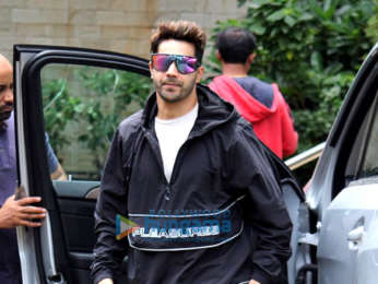 Photos: Varun Dhawan snapped at dance class in Andheri
