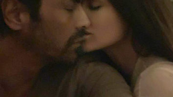 Arjun Rampal and girlfriend Gabriella Demetriades get cozy in their latest photo