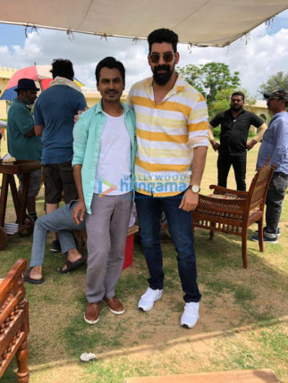 on the sets of the movie Bole Chudiyan