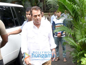 Photos: Celebs attend Hrithik Roshan's grandfather J.Om Prakash's funeral