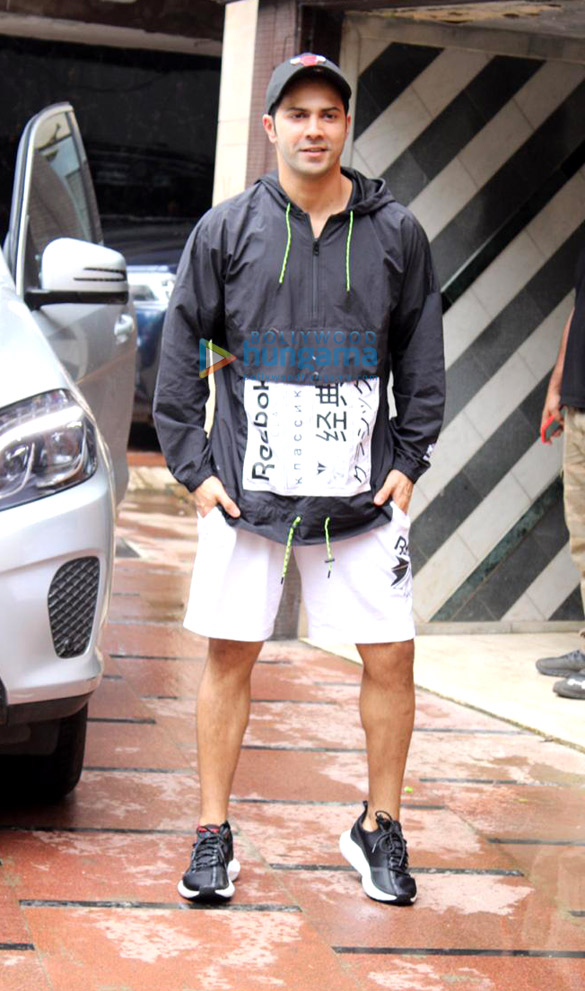 Photos: Varun Dhawan spotted at the gym Photos: Varun Dhawan spotted at the gym