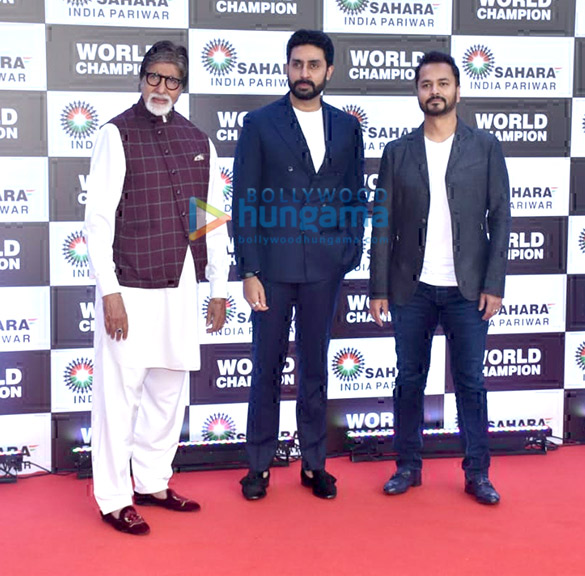 Photos: Celebs snapped at the felicitation of P. V. Sindhu with Subrata Roy and Sahara India Pariwar Photos: Celebs snapped at the felicitation of P. V. Sindhu with Subrata Roy and Sahara India Pariwar