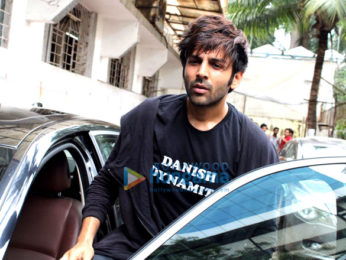 Photos: Kartik Aaryan spotted post dance rehearsal in Andheri