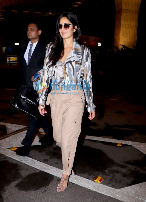 Photos: Katrina Kaif, Mallika Sherawat, Meera Chopra and Arjun Kapoor snapped at the airport Photos: Katrina Kaif, Mallika Sherawat, Meera Chopra and Arjun Kapoor snapped at the airport