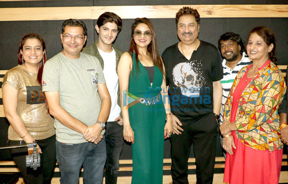 Photos: Kumar Sanu snapped at a recording studio for a romantic song for Khalli Balli Photos: Kumar Sanu snapped at a recording studio for a romantic song for Khalli Balli