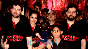 Photos: Neil Nitin Mukesh snapped with his family during Ganpati visarjan