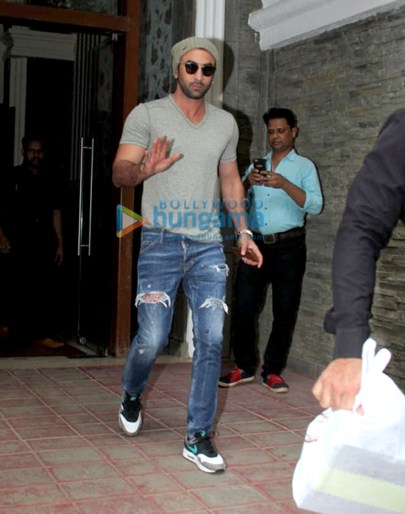 Photos: Ranbir Kapoor spotted at a clinic in Bandra Photos: Ranbir Kapoor spotted at a clinic in Bandra
