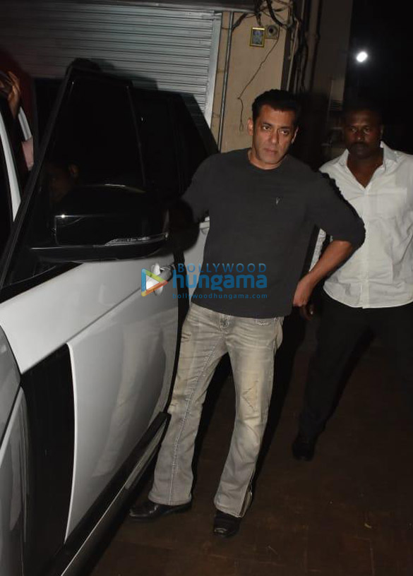 Photos: Salman Khan snapped at Sohail Khan’s office in Bandra Photos: Salman Khan snapped at Sohail Khan’s office in Bandra
