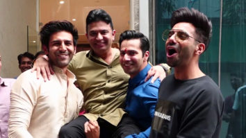 Varun Dhawan, Kartik Aaryan and others visit T-series pandal for Ganpati darshan