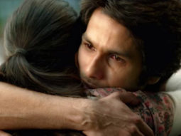 A fan spots goosebumps on Shahid Kapoor’s hand mid-scene in Kabir Singh leaving him stunned A fan spots goosebumps on Shahid Kapoor’s hand mid-scene in Kabir Singh leaving him stunned