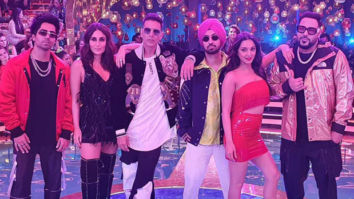 Akshay Kumar reveals the glimpse of Good Newwz coming our way THIS Christmas!