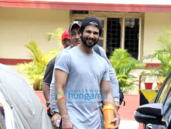 Photos: Shahid Kapoor and Genelia D'Souza snapped at the gym