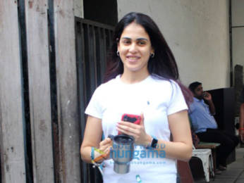Photos: Shahid Kapoor and Genelia D'Souza snapped at the gym