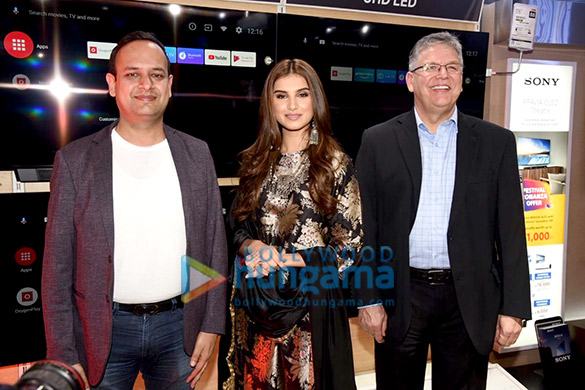 Photos: Tara Sutaria snapped at Reliance Digital & OnePlus event Photos: Tara Sutaria snapped at Reliance Digital & OnePlus event