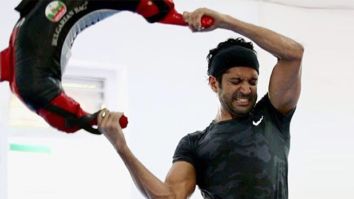 Toofan: Farhan Akhtar kickstarts shooting in Dongri