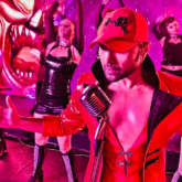 Himesh Reshammiya comes back with his iconic cap look for the upcoming remix song