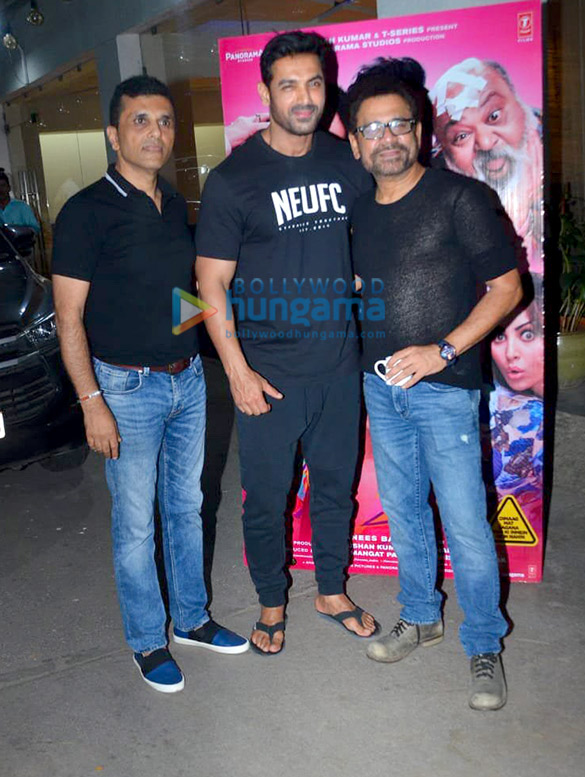 Photos: John Abraham, Anand Pandit and Anees Bazmee grace the special screening of Pagalpanti Photos: John Abraham, Anand Pandit and Anees Bazmee grace the special screening of Pagalpanti