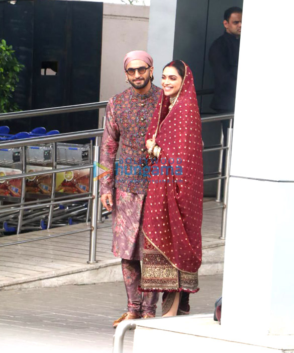 Photos: Ranveer Singh, Deepika Padukone, Shriya Saran and others snapped at the airport Photos: Ranveer Singh, Deepika Padukone, Shriya Saran and others snapped at the airport