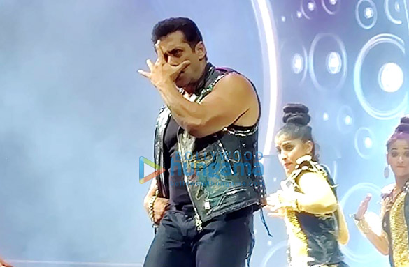 Photos: Salman Khan, Jacqueline Fernandez, Sonakshi Sinha and others perform at the Da-Bangg Tour Reloaded in Dubai Photos: Salman Khan, Jacqueline Fernandez, Sonakshi Sinha and others perform at the Da-Bangg Tour Reloaded in Dubai