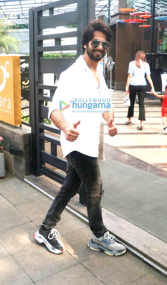 Photos: Shahid Kapoor spotted at Yauatcha in BKC Photos: Shahid Kapoor spotted at Yauatcha in BKC
