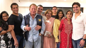 Salman Khan poses for a family picture and we are getting MAJOR Hum Saath Saath Hain feels!