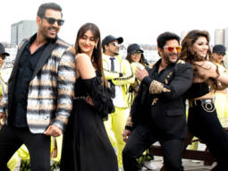 Pagalpanti: Thumka Video | Pulkit Samrat, Kriti Kharbanda, John Abraham, Ileana D’Cruz, Arshad Warsi, Urvashi Rautela