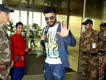 Photos: Arjun Kapoor, Sophie Choudry and others snapped at the airport