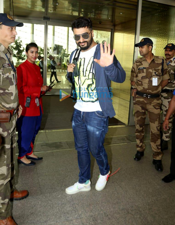 Photos: Arjun Kapoor, Sophie Choudry and others snapped at the airport