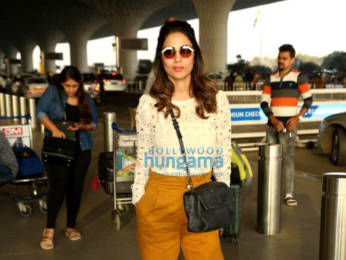 Photos: Arjun Kapoor, Sophie Choudry and others snapped at the airport
