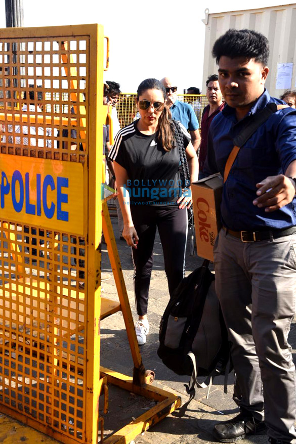 Photos: Gauri Khan and Raveena Tandon snapped at Gateway of India