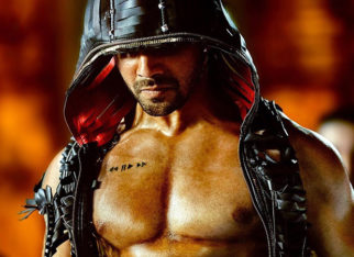 The first poster of Varun Dhawan and Shraddha Kapoor starrer Street Dance 3D looks intense and it is only the beginning!