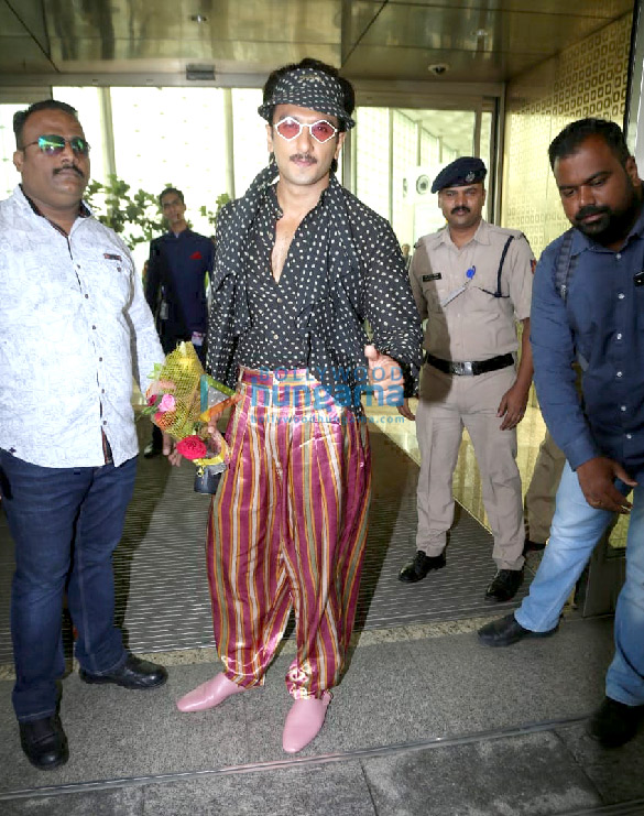 Photos: Ranveer Singh, Nushrat Bharucha and Sidharth Malhotra snapped at the airport Photos: Ranveer Singh, Nushrat Bharucha and Sidharth Malhotra snapped at the airport
