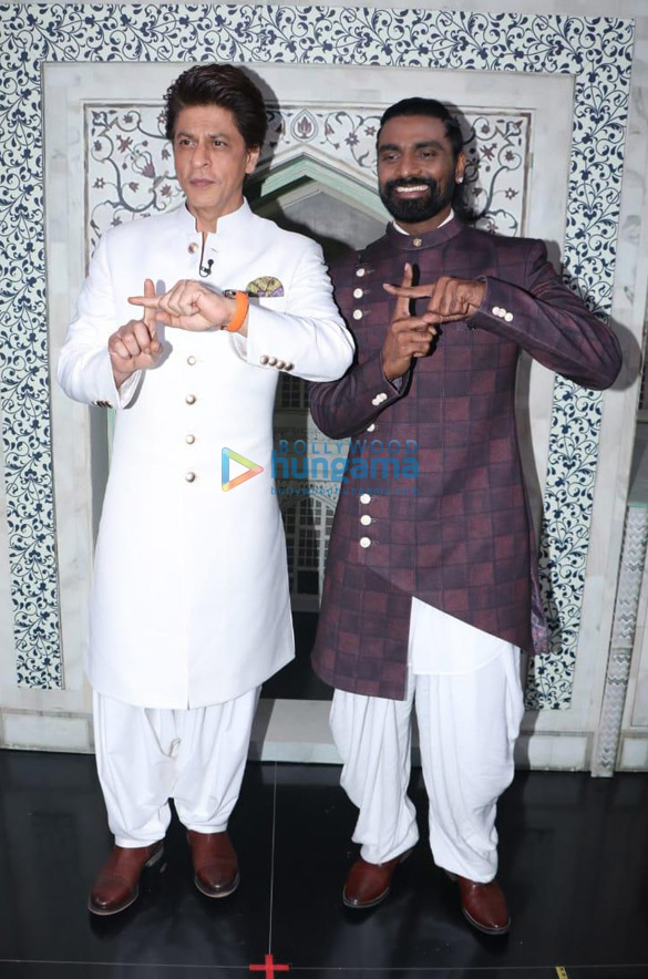 Photos: Shah Rukh Khan snapped on the sets of Dance Plus 5 Photos: Shah Rukh Khan snapped on the sets of Dance Plus 5