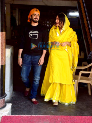 Photos: Sunny Singh Nijjar and Sonnalli Seygall snapped at a Gurudwara ahead of ‘Jai Mummy Di’ release