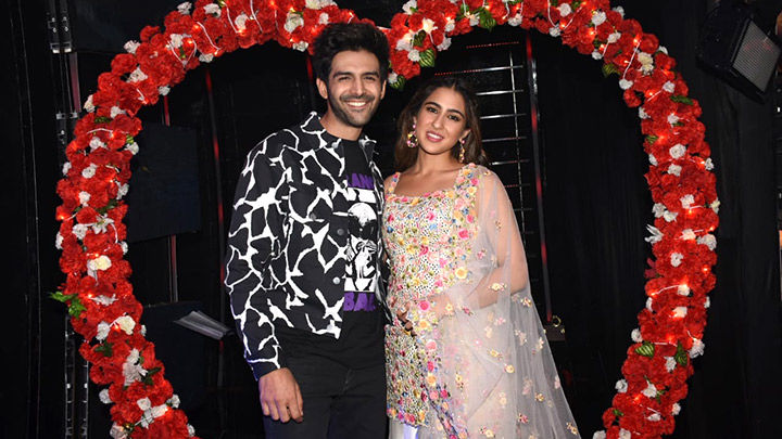 Sara Ali Khan and Kartik Aaryan promote Love Aaj Kal on Indian Idol