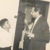 Rishi Kapoor shares a throwback picture with Pran, having ‘man to man talk’