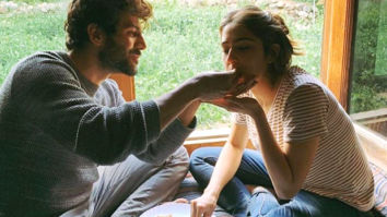 Kartik Aaryan and Sara Ali Khan eat from the same plate on the sets of Love Aaj Kal, leave SarTik fans gushing!