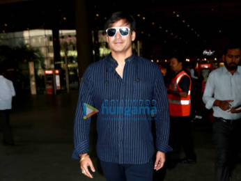 Photos: Hrithik Roshan and Vivek Oberoi snapped at the airport
