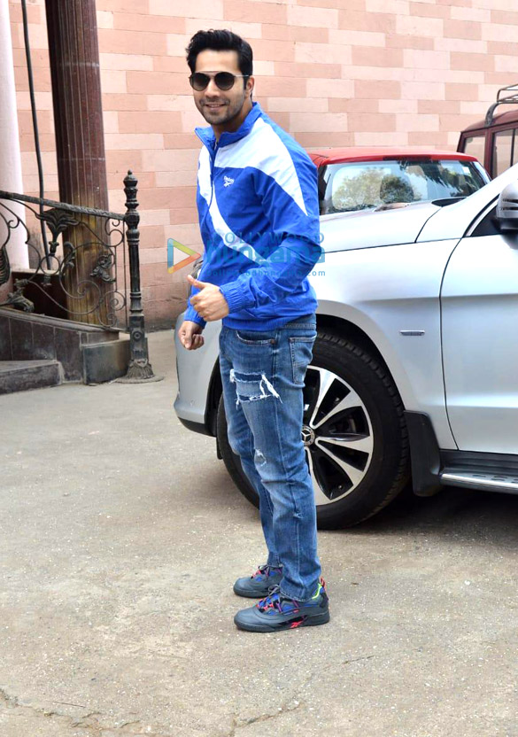 Photos: Varun Dhawan snapped at a dubbing studio Photos: Varun Dhawan snapped at a dubbing studio
