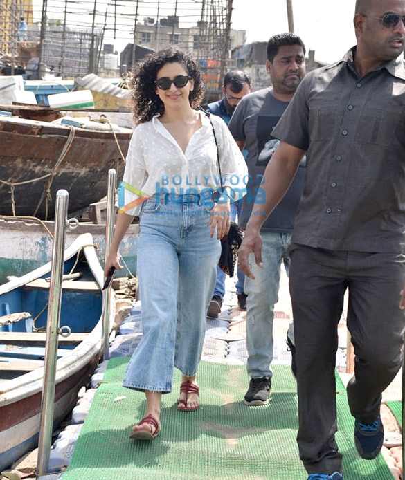 Photos: Sanya Malhotra snapped at Versova jetty Photos: Sanya Malhotra snapped at Versova jetty