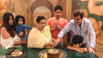 Watch: Veteran actor Jeetendra celebrates his 78th birthday accompanied by family